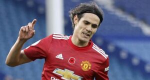 Manchester United Wins Crucial Game at Everton